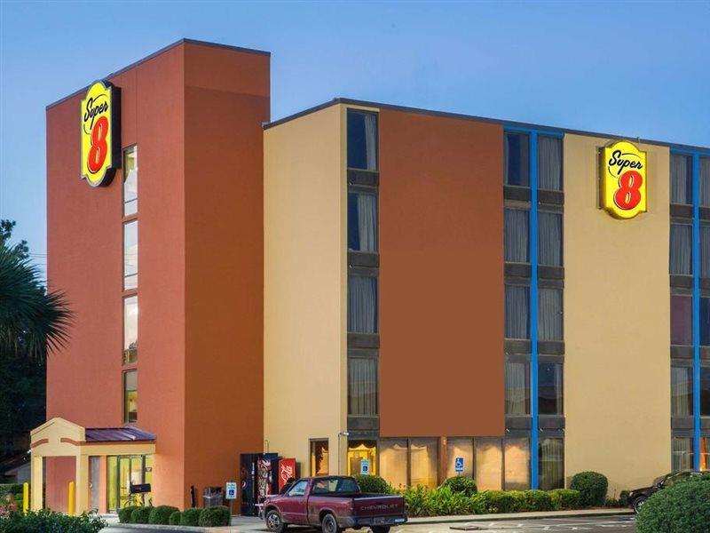 Super 8 By Wyndham Myrtle Beach/Market Common Area Exterior photo